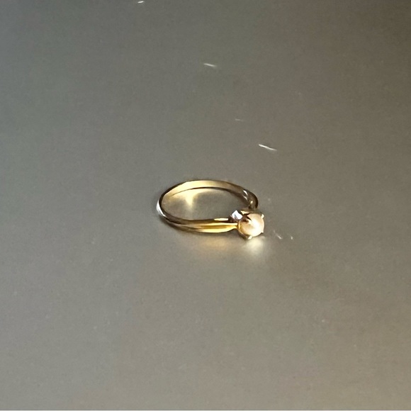 Beautiful 10kt GOLD pearl ring - Picture 5 of 6